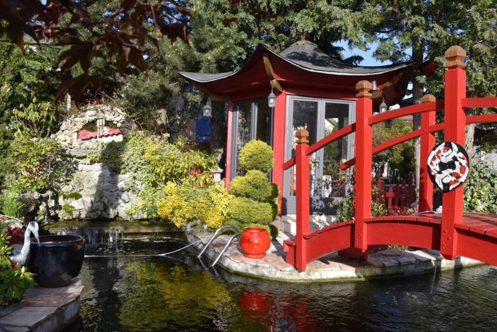 Gite Au Printemps Japonais, Petit Train De La Mure, Parc Des Ecrins Pierre-Chatel Exterior photo
