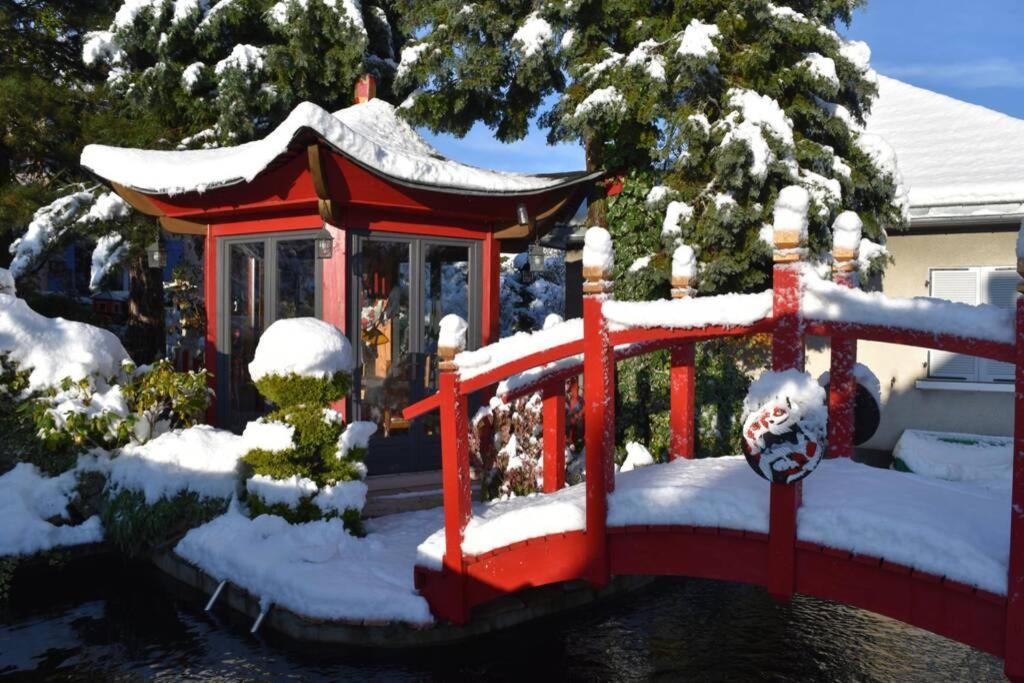 Gite Au Printemps Japonais, Petit Train De La Mure, Parc Des Ecrins Pierre-Chatel Exterior photo